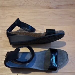 Naot Pixie Black Wedge Sandals
